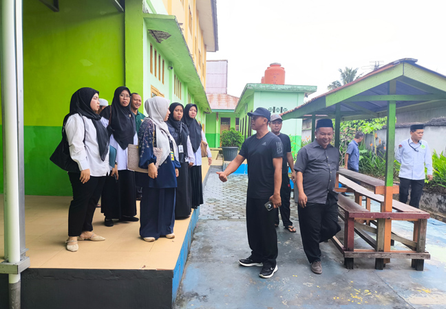 Tim Kemenag Tinjau Persiapan Kantin Halal MTsN 2 Kota Jambi