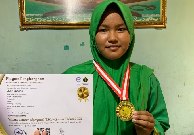 Keren, Cicah Ellyana Raih Medali Emas IPS di Islamic Science Olympiad Jambi 2025