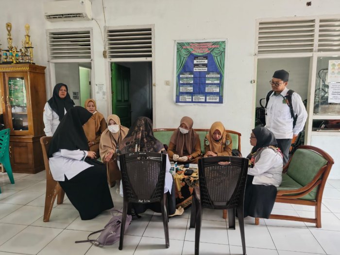 Skrining Kesehatan Tahunan, Puskesmas Kebun Kopi Hadir di MTsN 2 Kota Jambi Skrining Kesehatan Tahunan, Puskesmas Kebun Kopi Hadir di MTsN 2 Kota Jambi