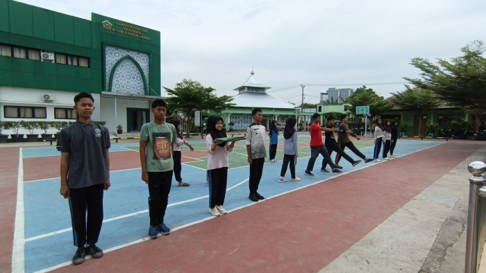 Tim Paskib MTsN 2 Kota Jambi Mantapkan Langkah Untuk Hari Pahlawan