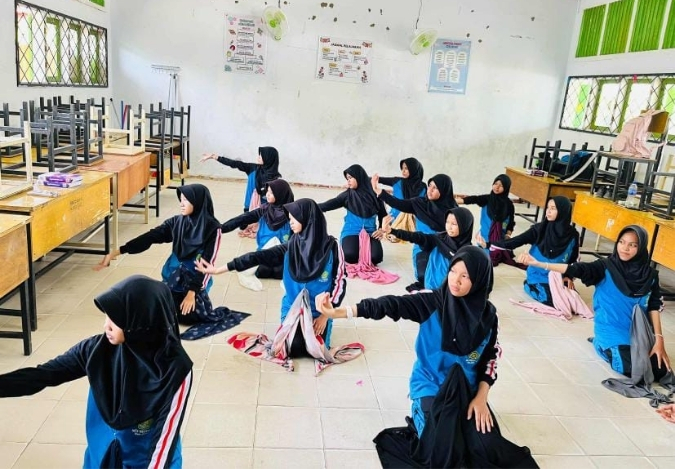 Gerak Kompak Tim Tari MTsN 2 Kota Jambi Siap Guncang Ajang Aksioma Gerak Kompak Tim Tari MTsN 2 Kota Jambi Siap Guncang Ajang Aksioma