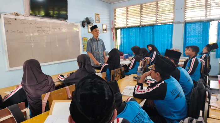 Kualitatif dan Kuantitatif: Dua Wajah Data dalam Lensa Bahasa