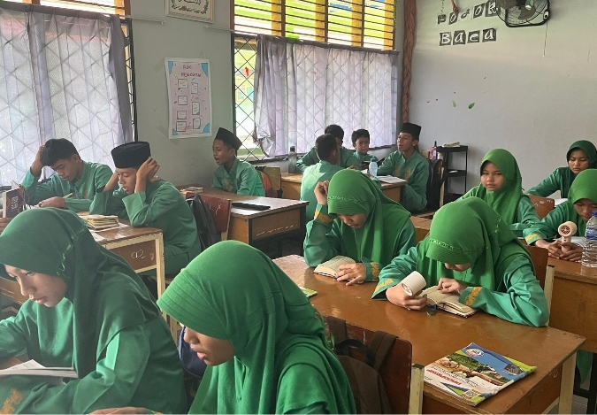 Yasinan Rutin MTsN 2 Kota Jambi Tetap Berlangsung di Kelas