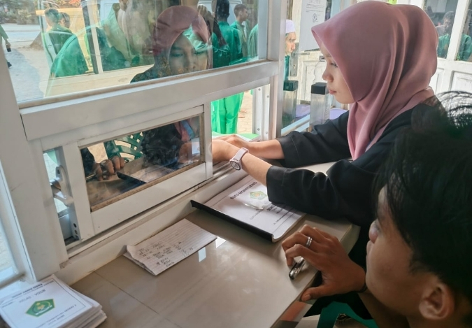 PLP di MTsN 2 Kota Jambi: Mahasiswa UIN STS Jambi Terlibat dalam Kegiatan Rutin