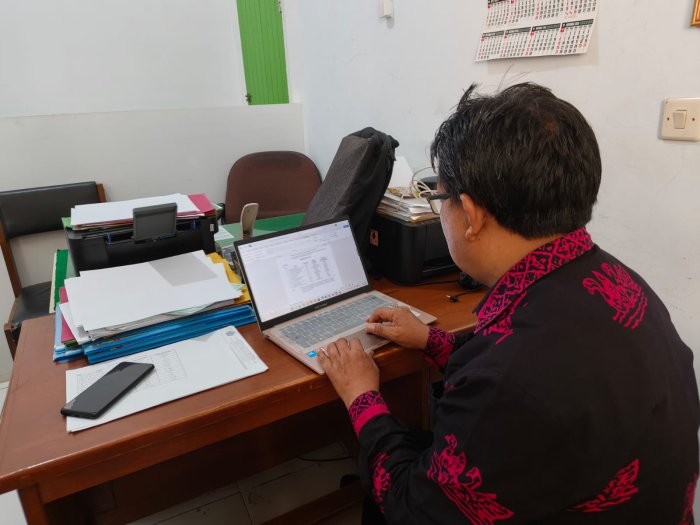 Tendik Tetap Bertugas Meski Madrasah Sepi
