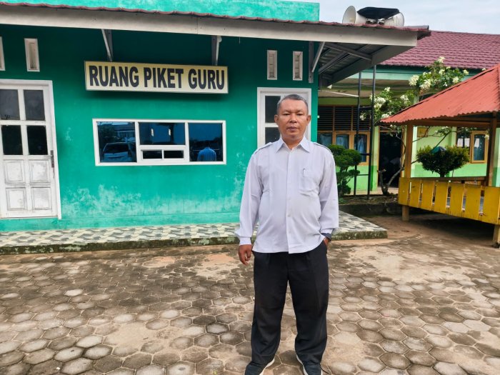 Emban Amanah Plt. Kamad, Azikri Siap Bawa MTsN 2 Kota Jambi Lebih Maju Emban Amanah Plt. Kamad, Azikri Siap Bawa MTsN 2 Kota Jambi Lebih Maju